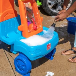 Car Wash Splash Center™ - 13 Piece Water Play Table