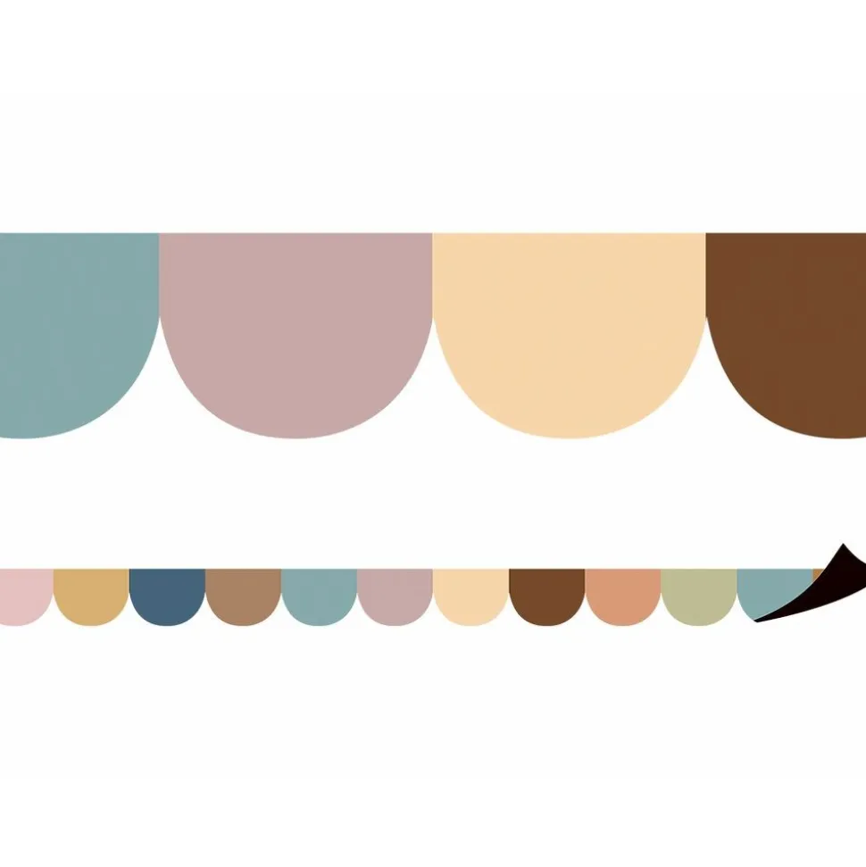 Everyone is Welcome Scalloped Magnetic Border