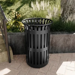 Outdoor 37 Gallon Trash Can Black